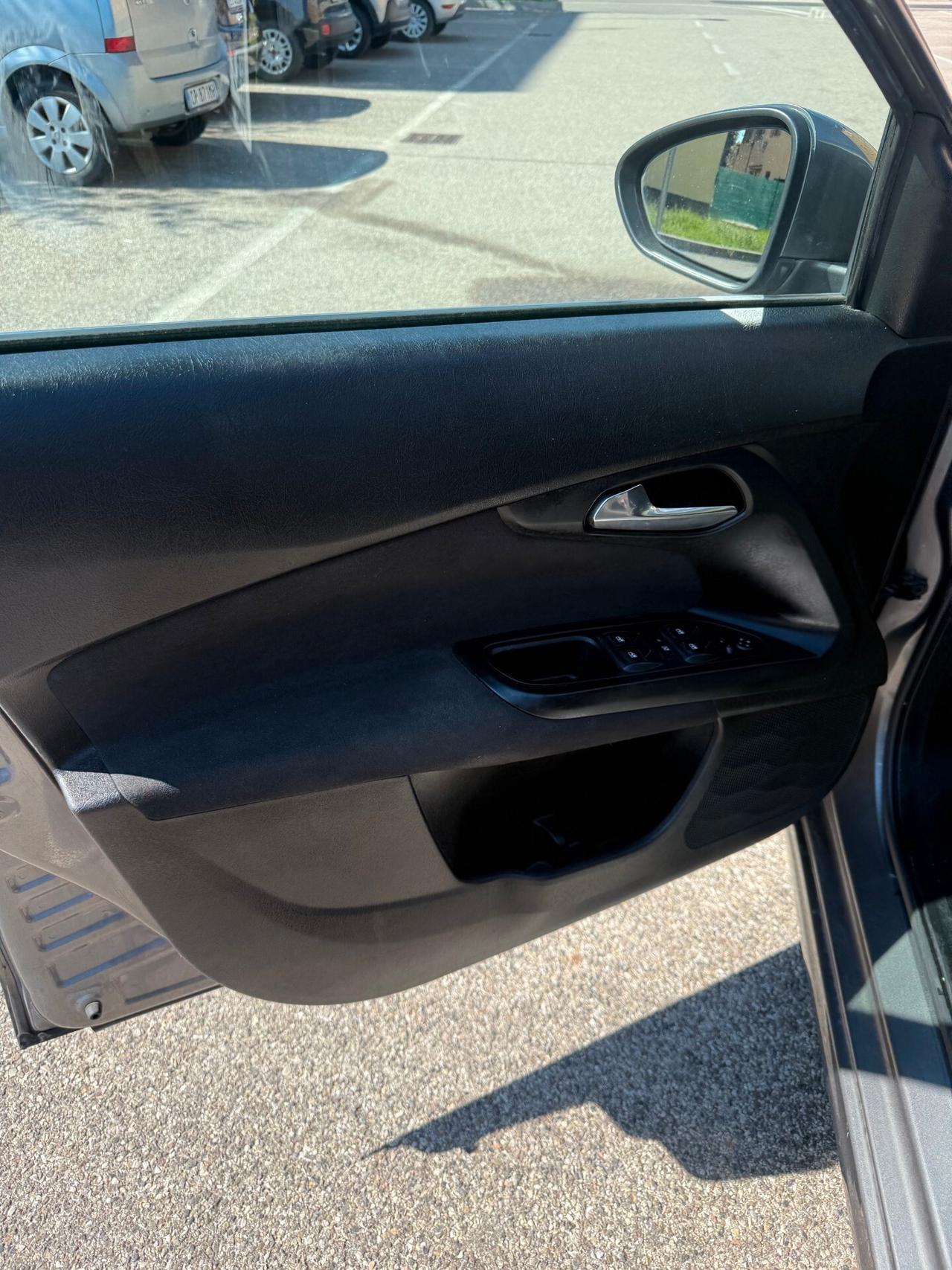 Fiat Tipo 1.3 MJT - NEOPATENTATI - 12 MESI DI GARANZIA -