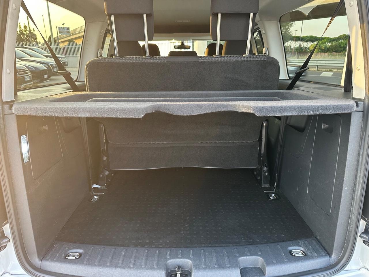 Caddy 2017 1.4 TGI DSG 110CV Aut. Highline Maxi 7