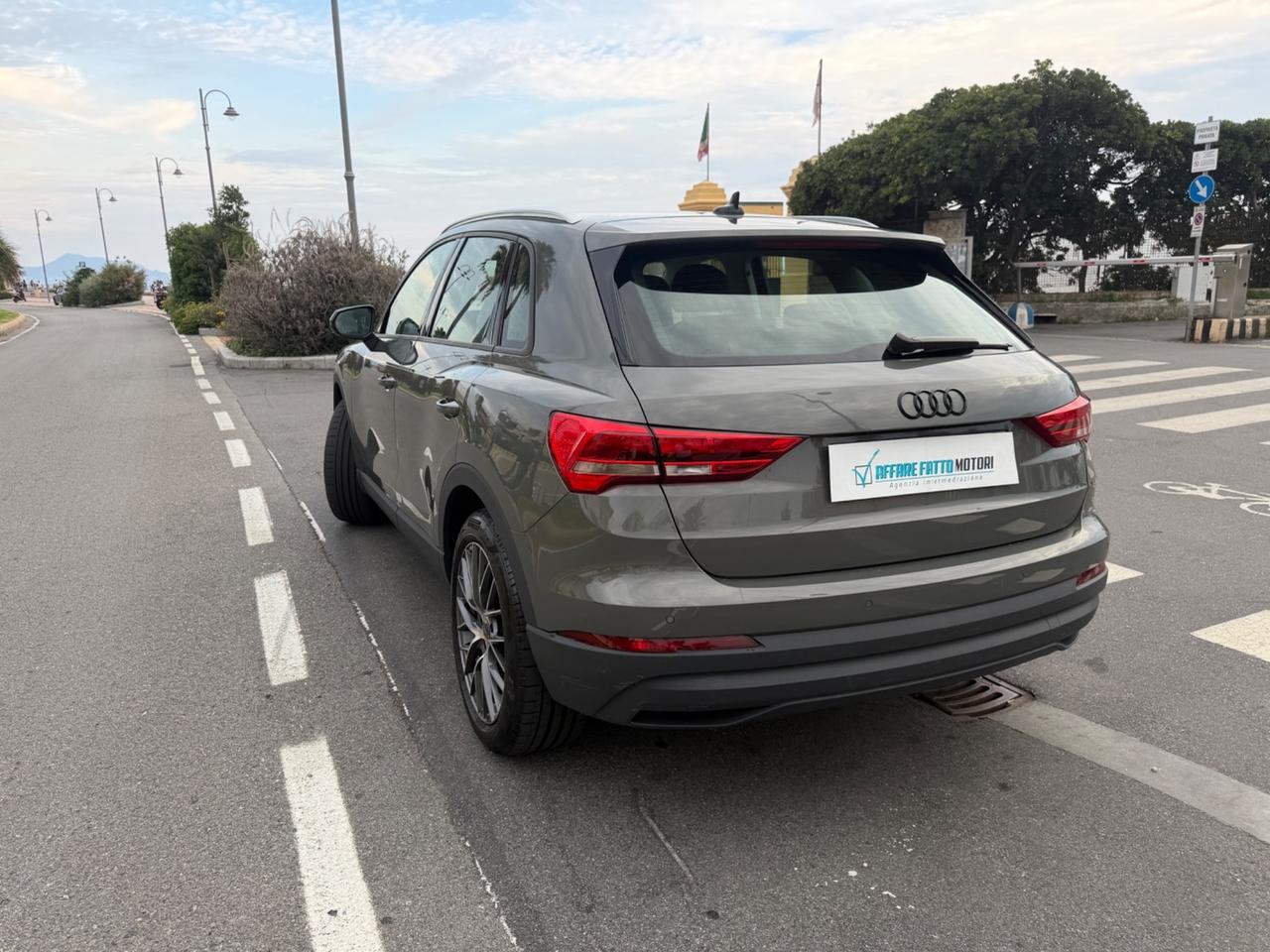 Audi Q3 45 TFSI e S tronic Business