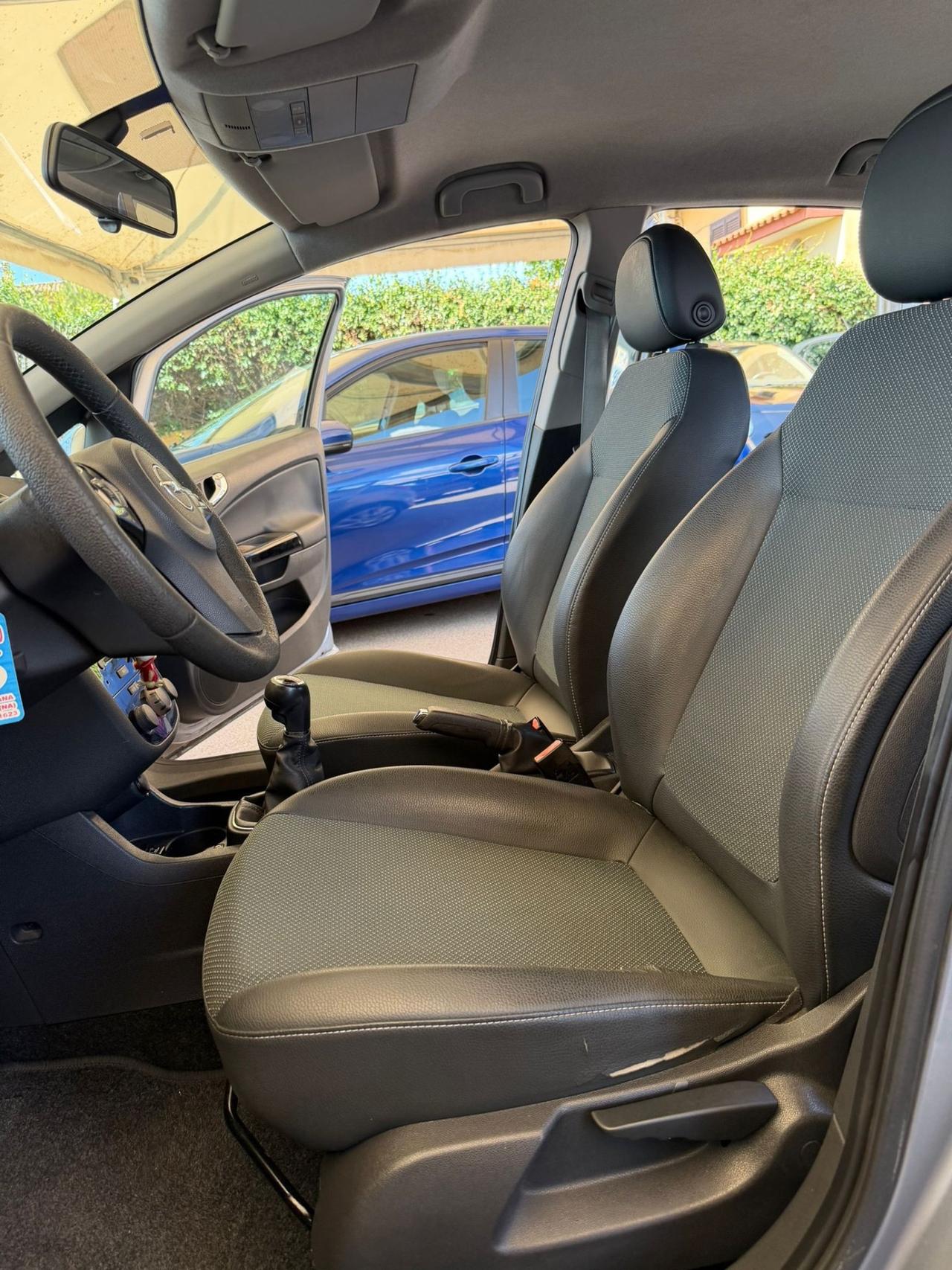 Opel Corsa 1.4 16V 5 porte Cosmo