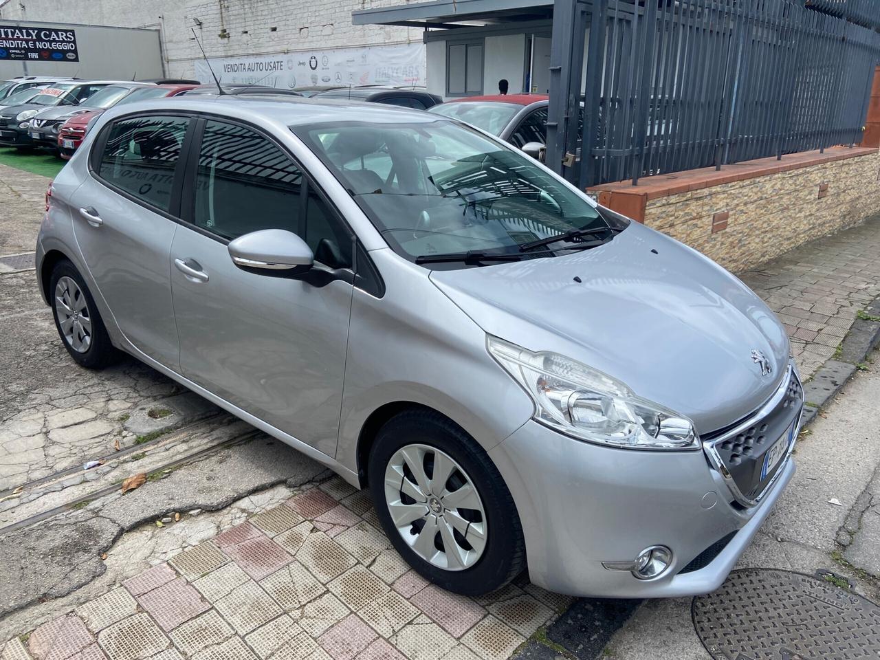 Peugeot 208 1.4 HDi 68 CV 5 porte Allure automatico