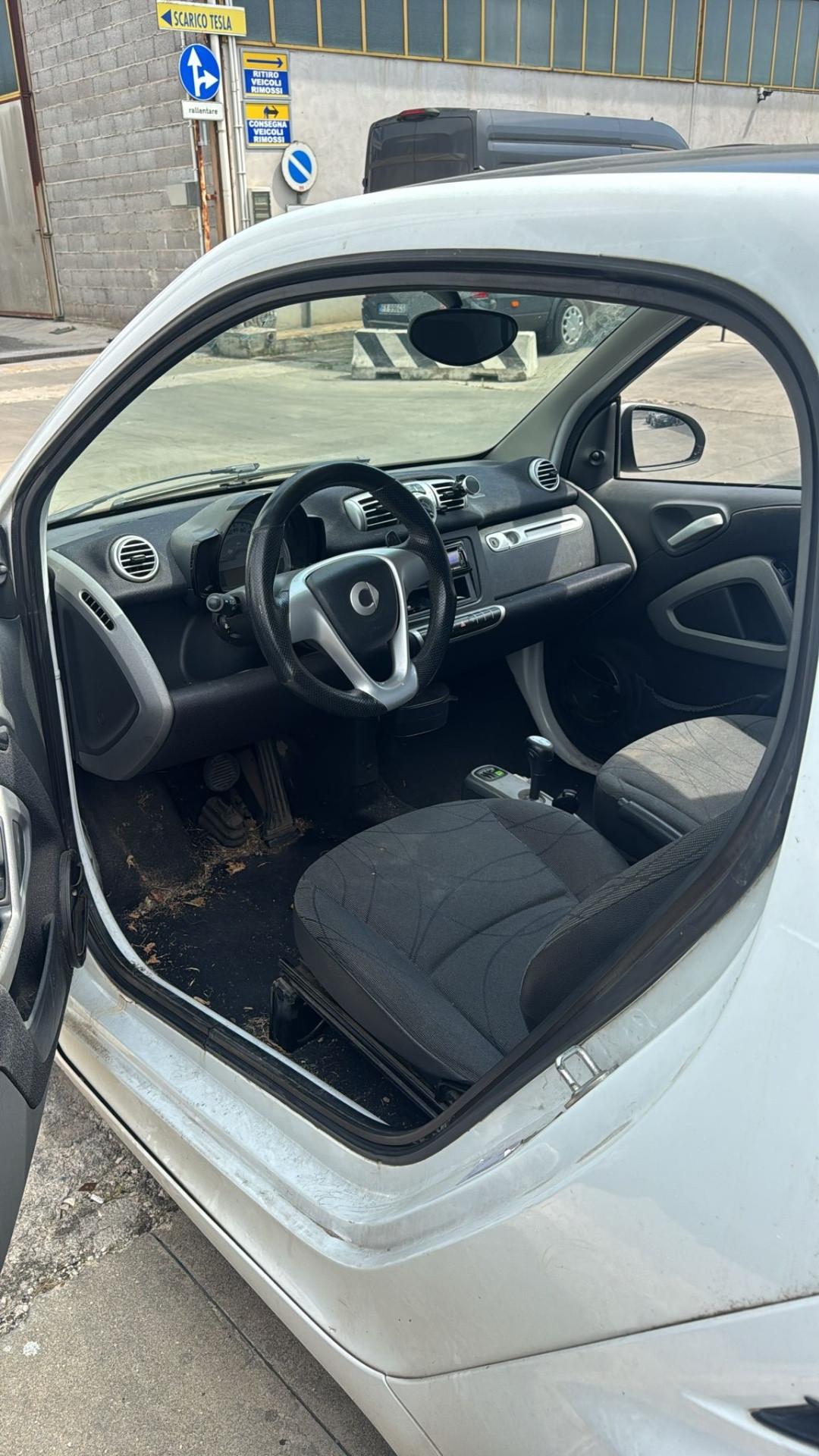 Smart ForTwo 1000 52 kW MHD coupé pure
