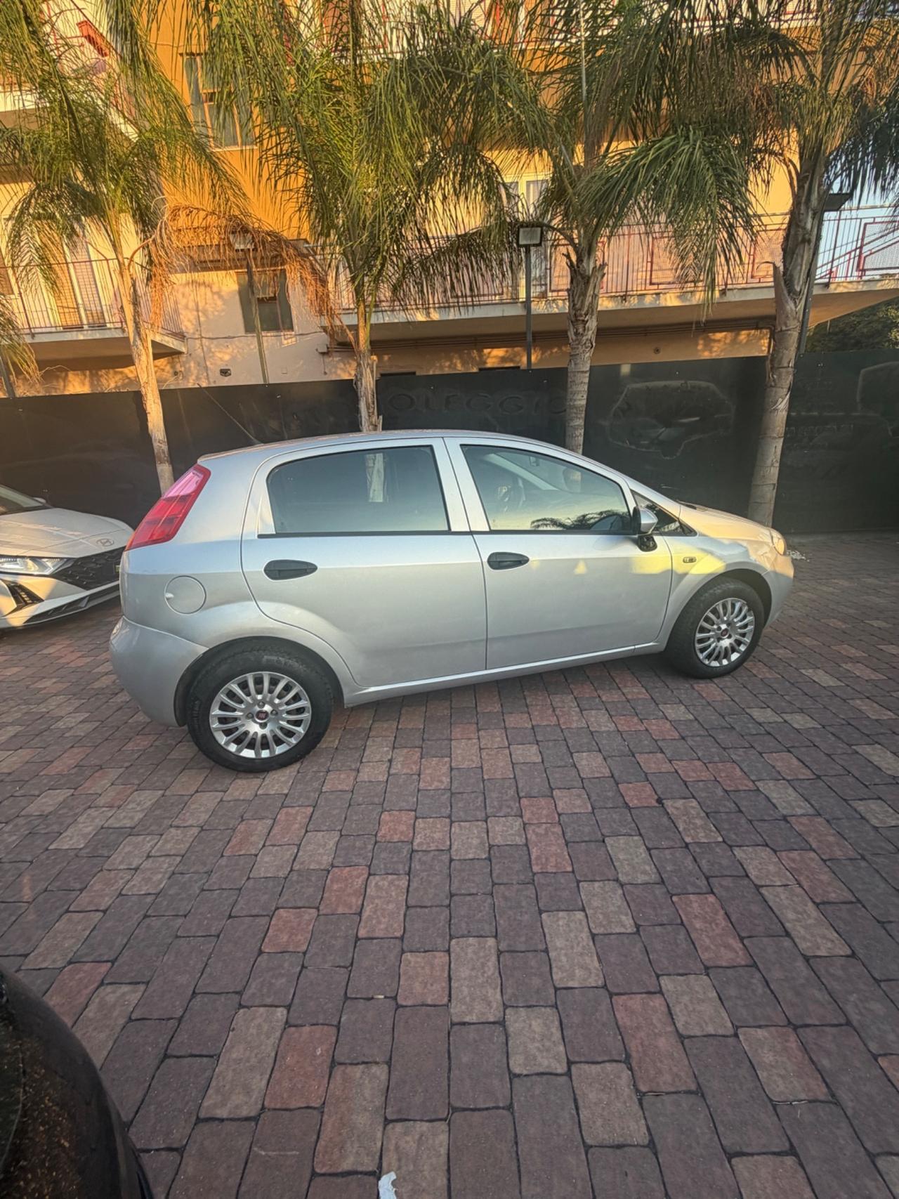 Fiat Punto 1.4 8V 5 porte benzina gol