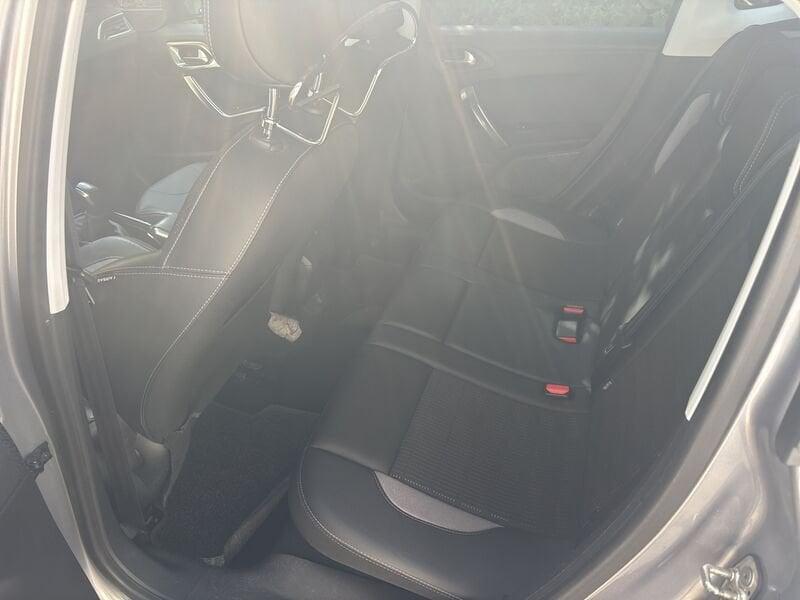 Peugeot 2008 BlueHDi 120 S&S Allure