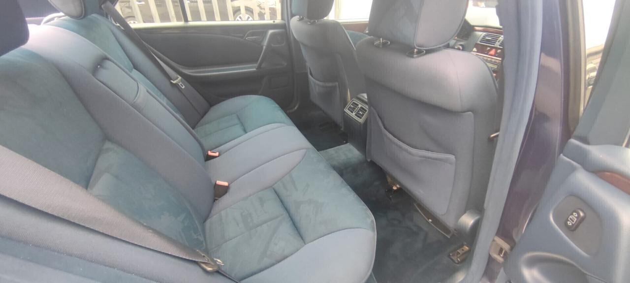 Mercedes-benz E 200 Cat Avantgarde