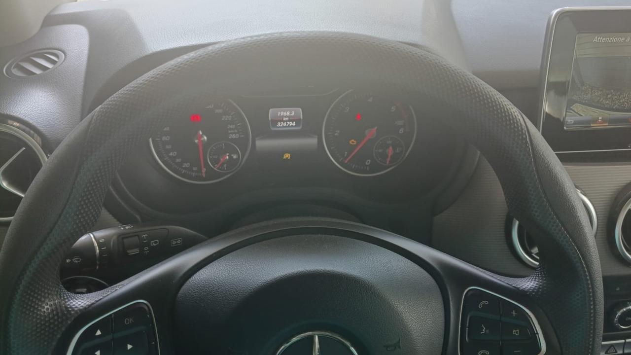 Mercedes-benz B 180 d Premium