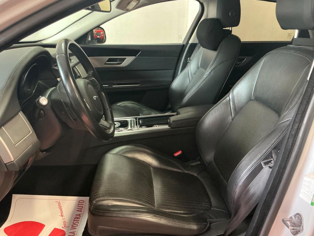 JAGUAR XF 3.0d V6 2015 TETTO APRIBILE FULL OPTIONAL 80.000KM