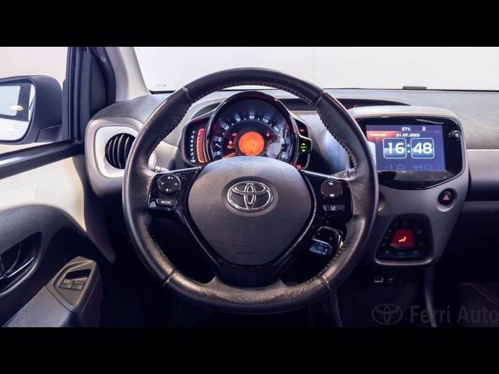 TOYOTA Aygo 5p 1.0 x-play 72cv del 2021