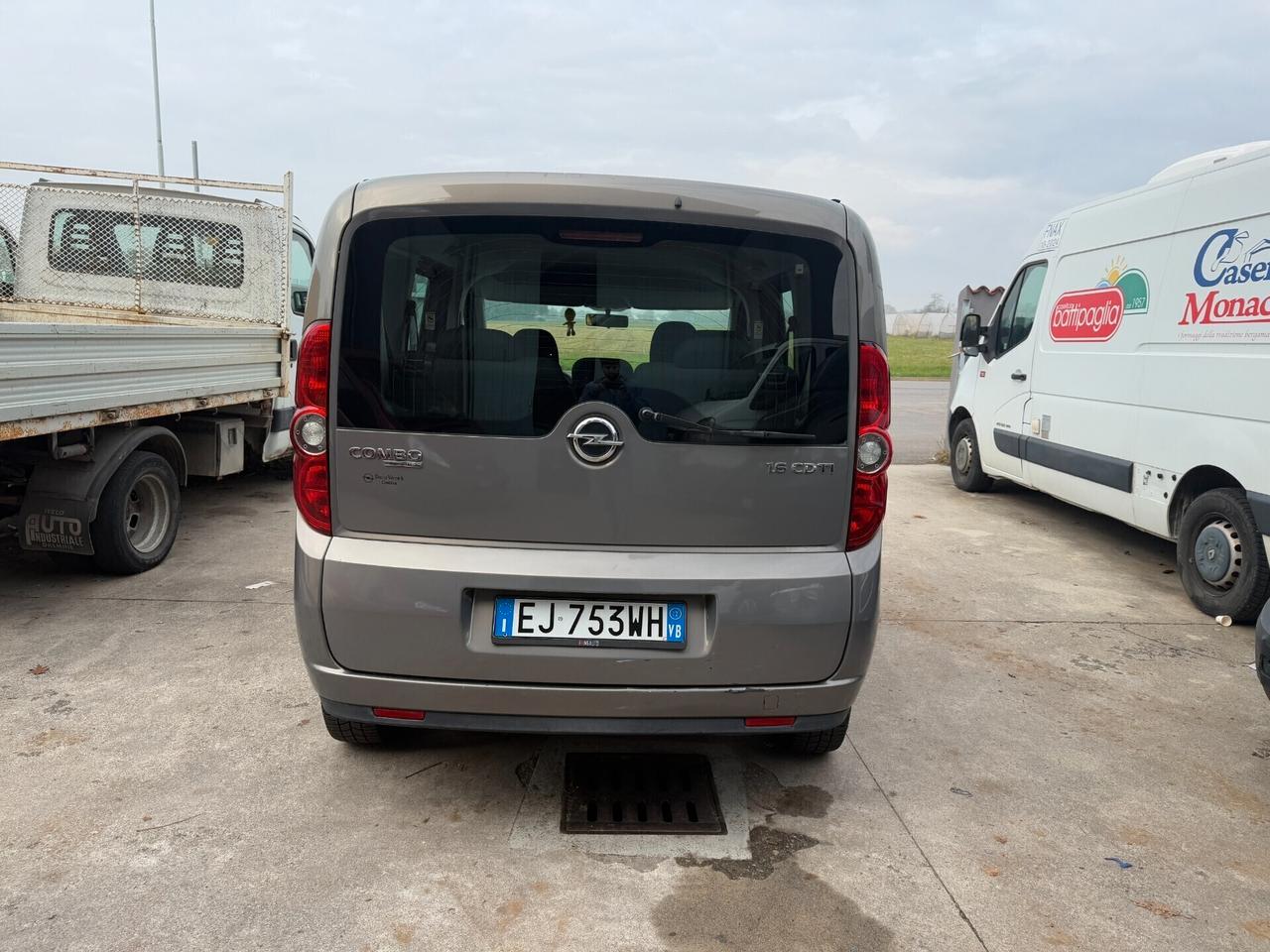 Opel Combo 1.6CDTI/7 POSTI/2012