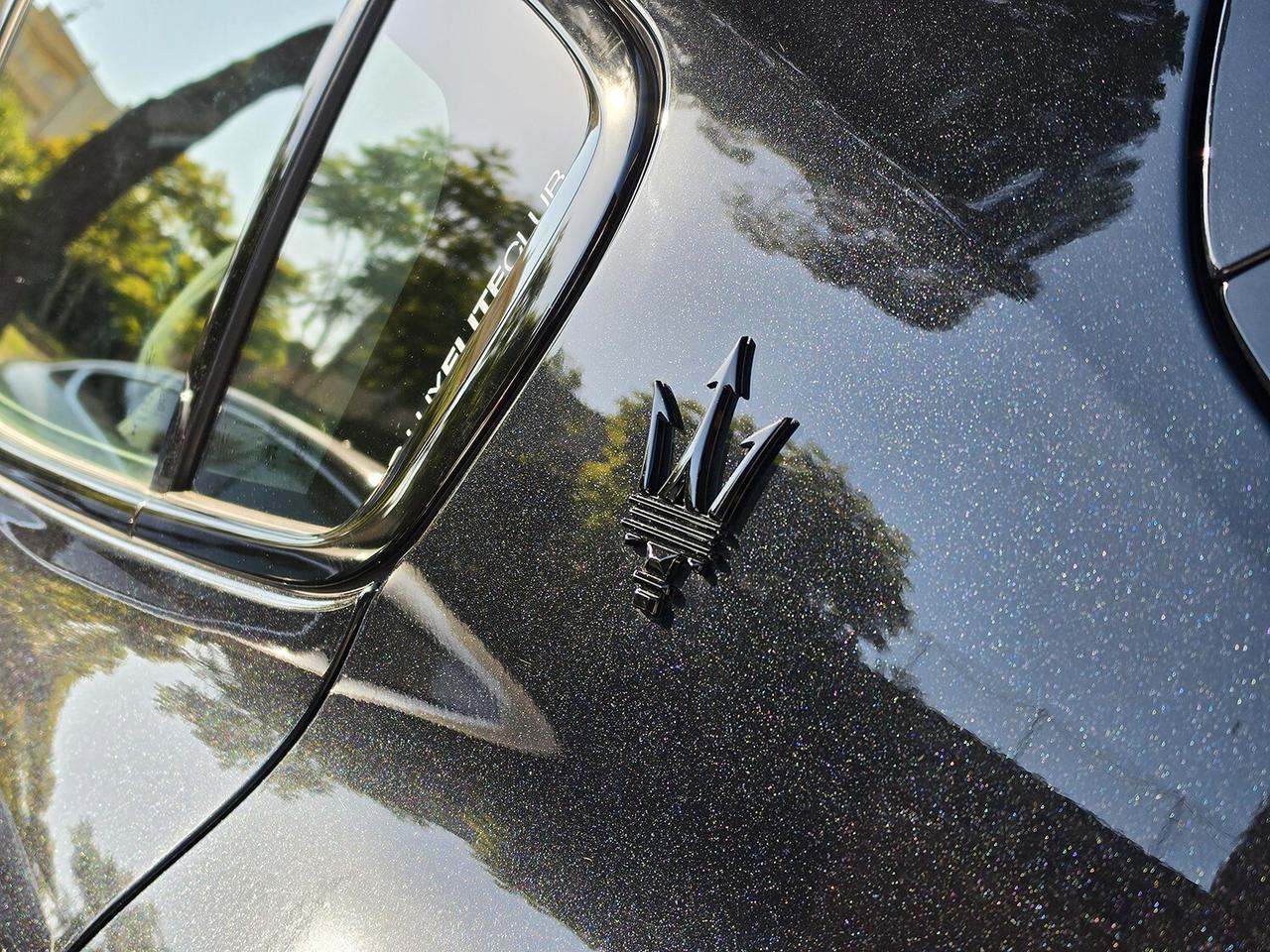 Maserati Grecale MHEV 330 CV AWD Modena VERNICE SPECIALE _ FULL OPTIONAL _ GARANZIA UFFICIALE _ TAGLIANDI UFFICIALI _ GARANZIA 12 MESI _ HEAD UP DISPLAY _ CERCHI DIAMANTATI _ SEDILI RISCALDATI _ RETROCAMERA _ UNICO PROPRIETARIO
