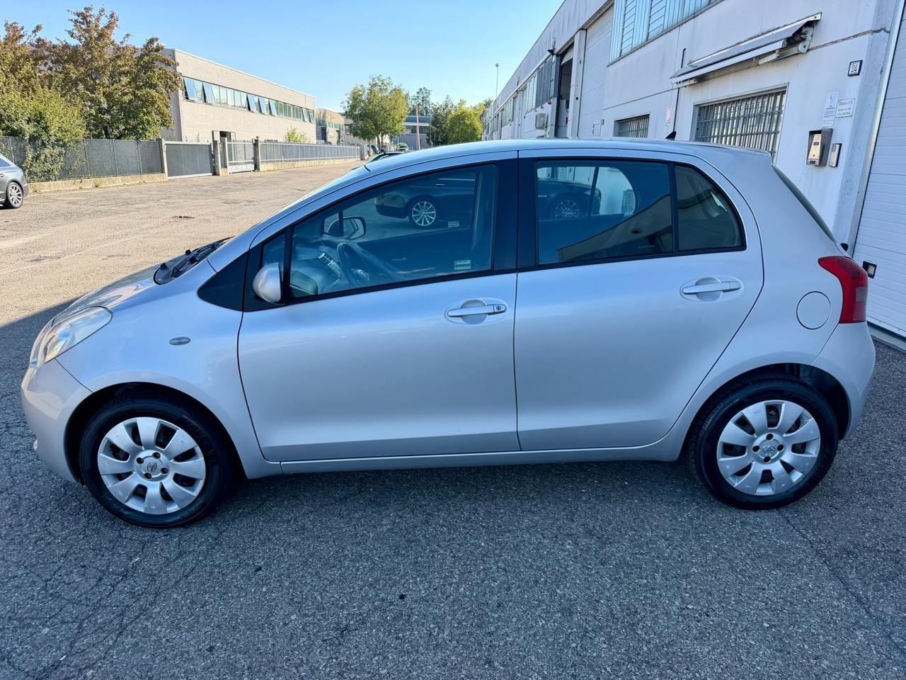 Toyota Yaris 1.3benz 2008 156.000km per neopatentati