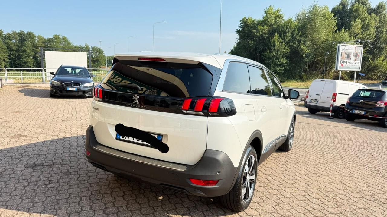 PEUGOET 5008 7 POSTI 2023