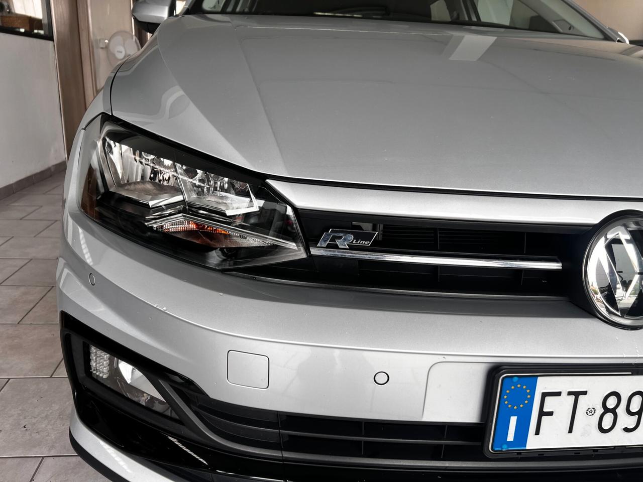 Volkswagen Polo 1.0 TSI 5p. R-LINE NEOPATENTATI