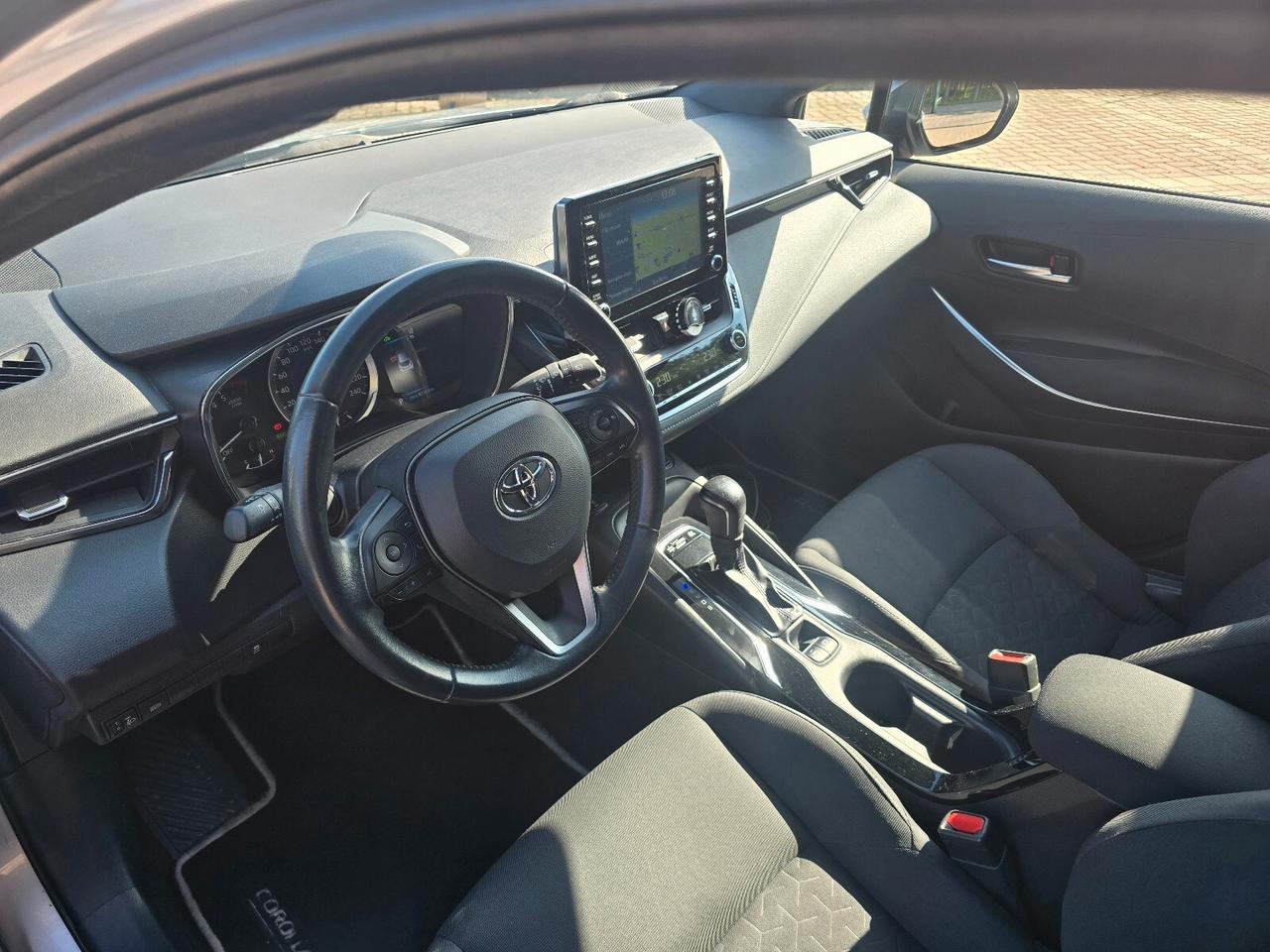 Toyota Corolla 1.8 Hybrid Business