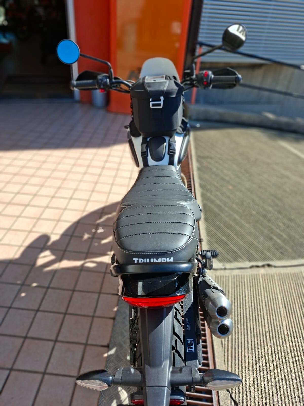 Triumph Scrambler 400 XC my26"