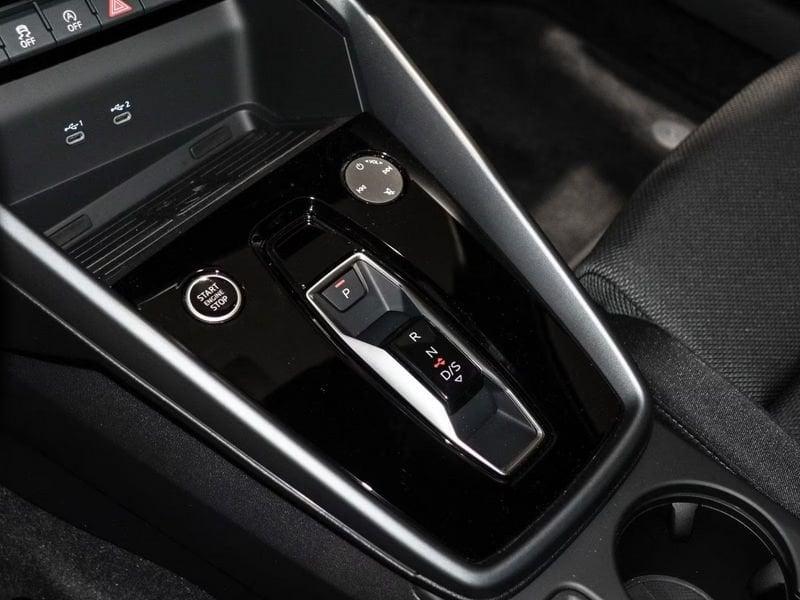 Audi A3 A3 SPB 30 TFSI S tronic S line edition Black Pack Camera 18" Cockpit