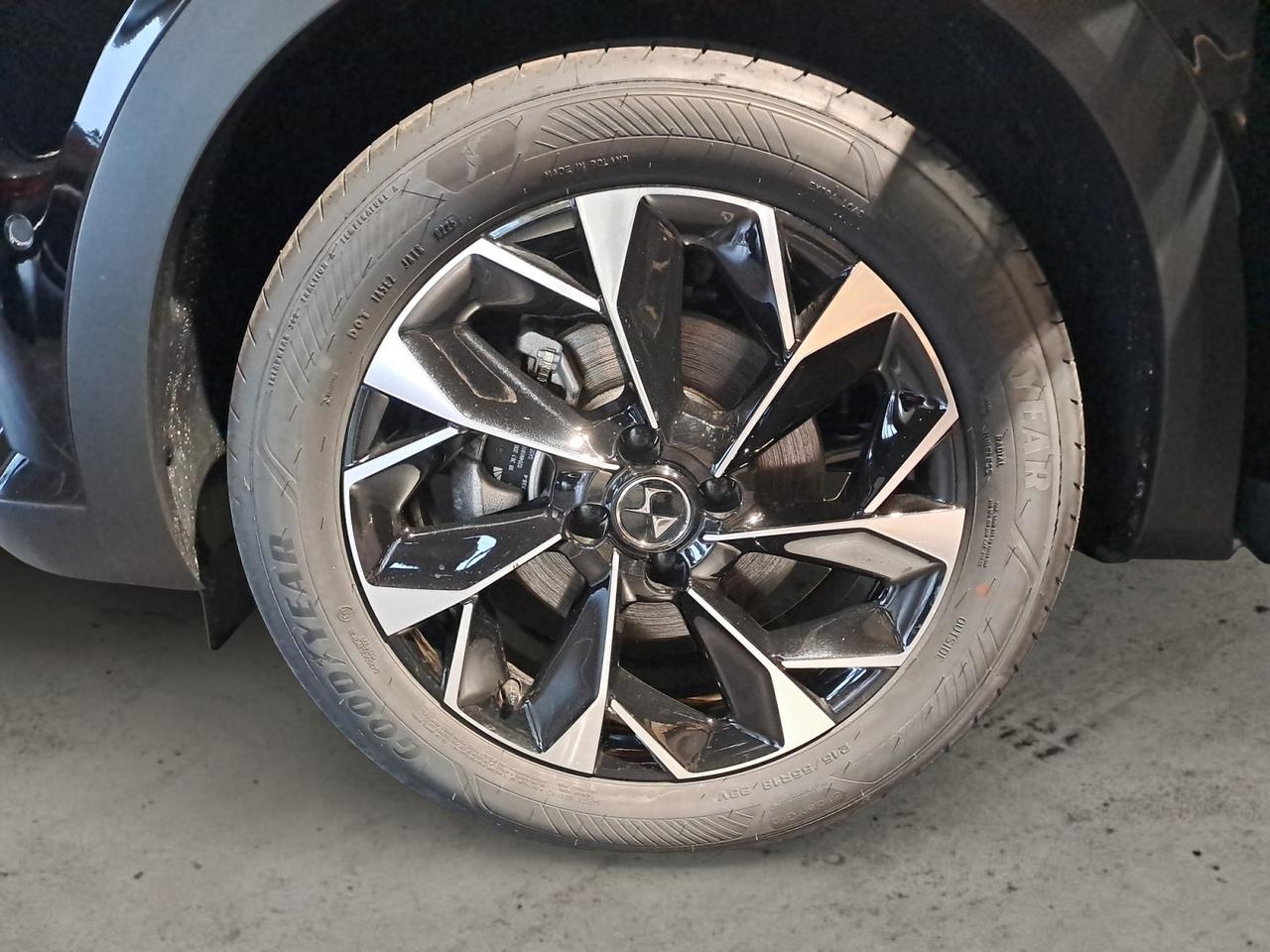 DS DS 3 Ã‰TOILE HYBRID 145