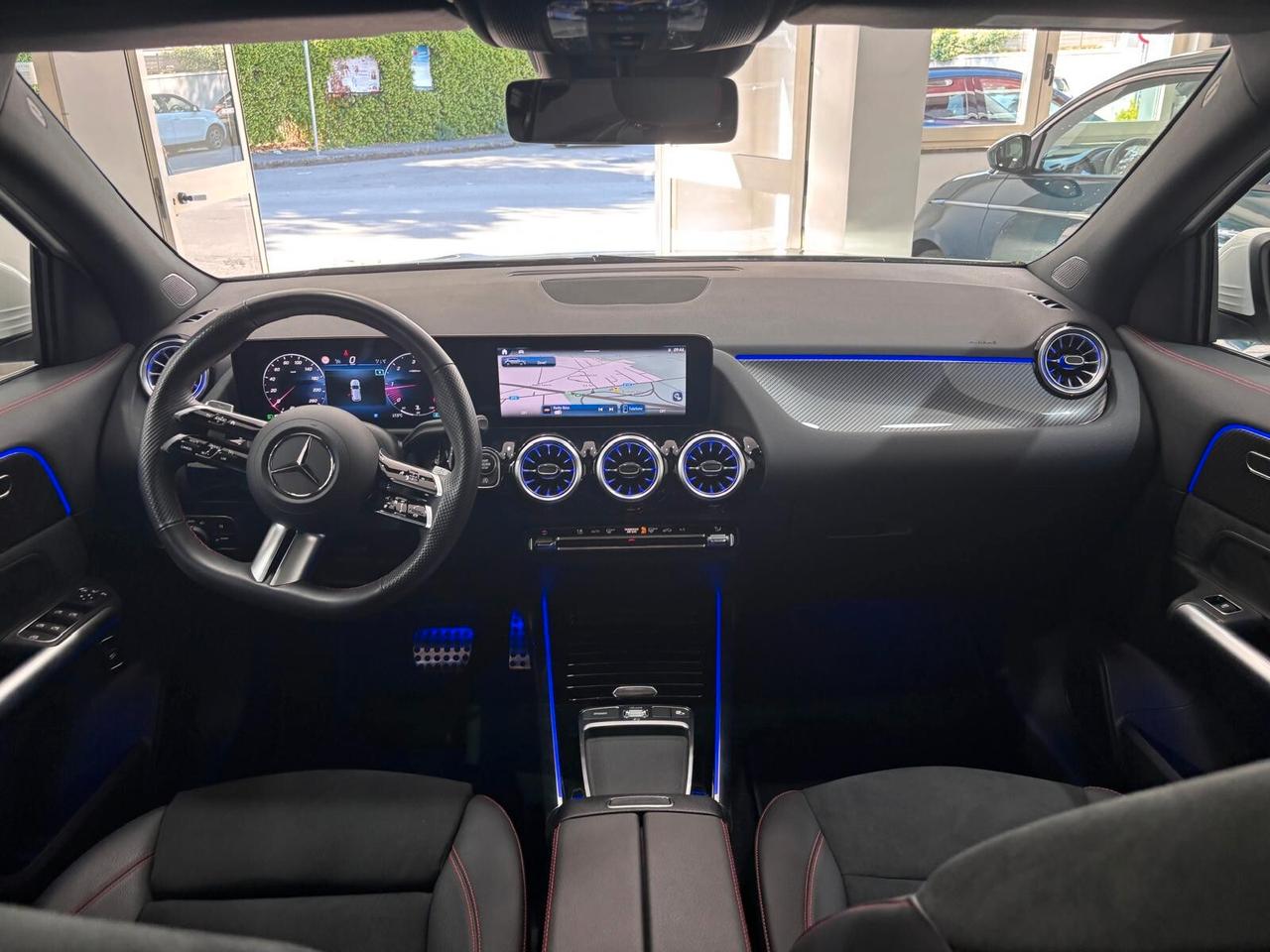 MERCEDES-BENZ GLA 200D PREMIUM AMG TETTO-LED