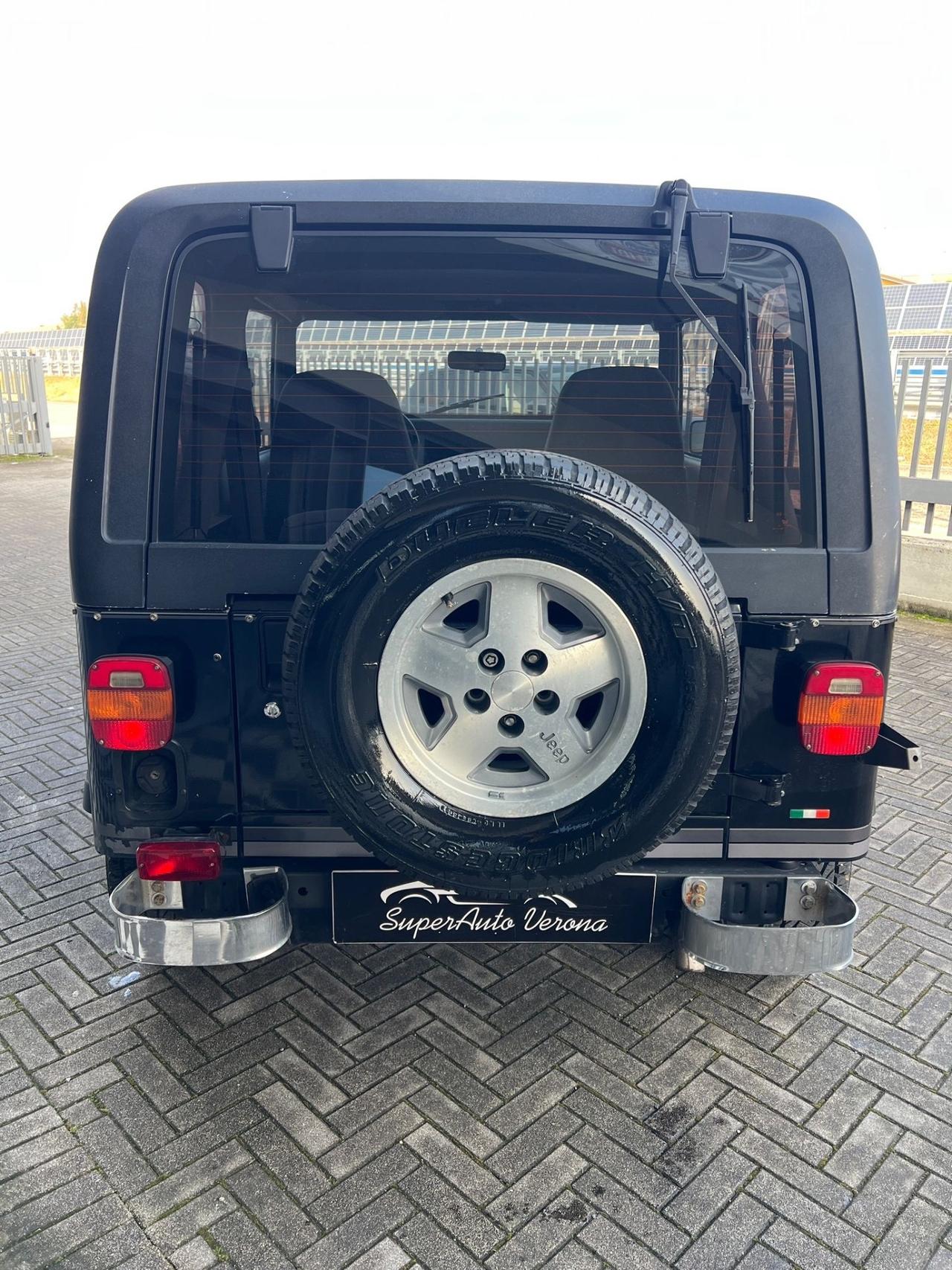Jeep Wrangler 2.5 Laredo
