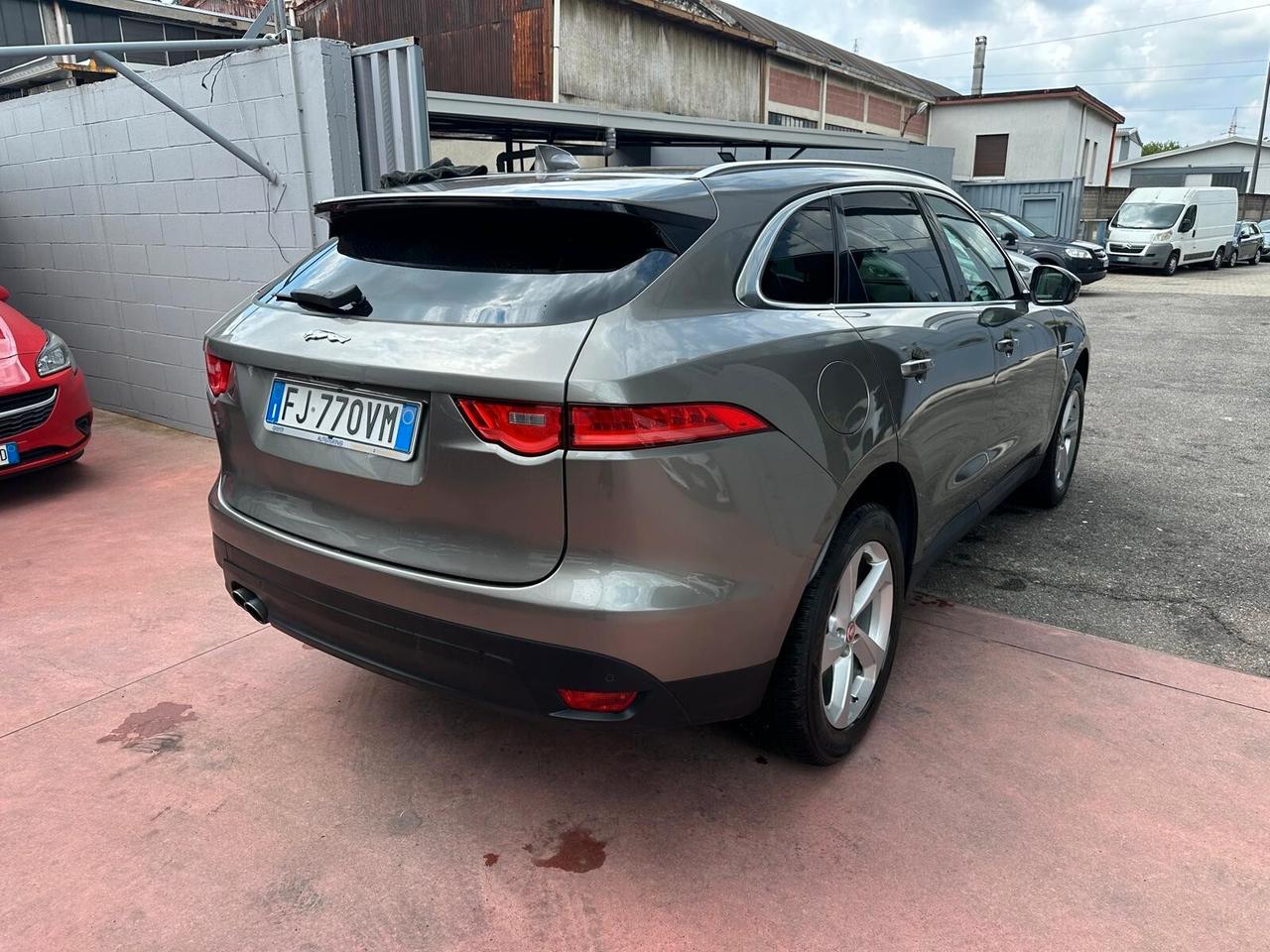 Jaguar F-Pace 2.0 D 180 CV AWD Prestige
