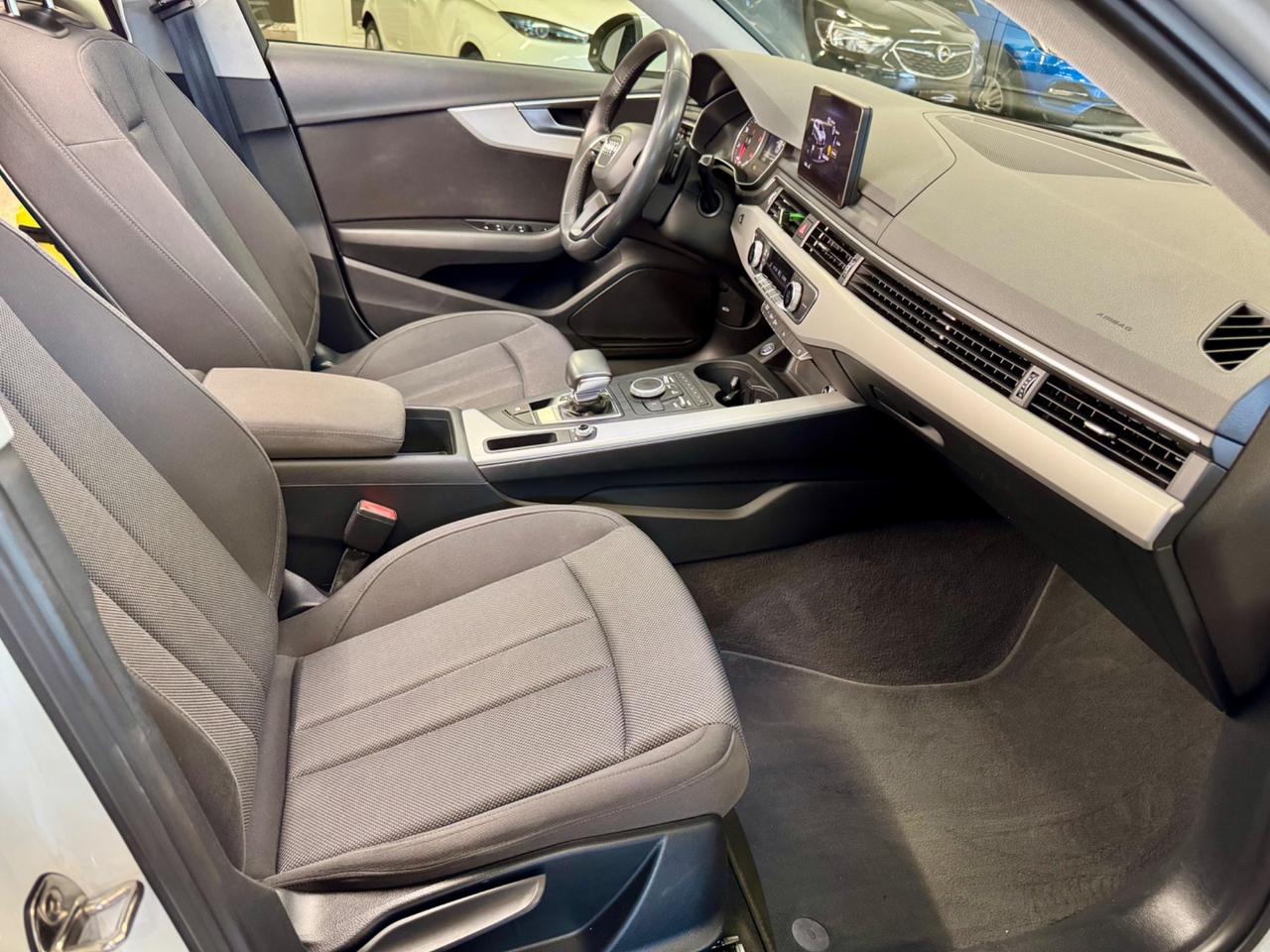 Audi A4 S tronic Sport