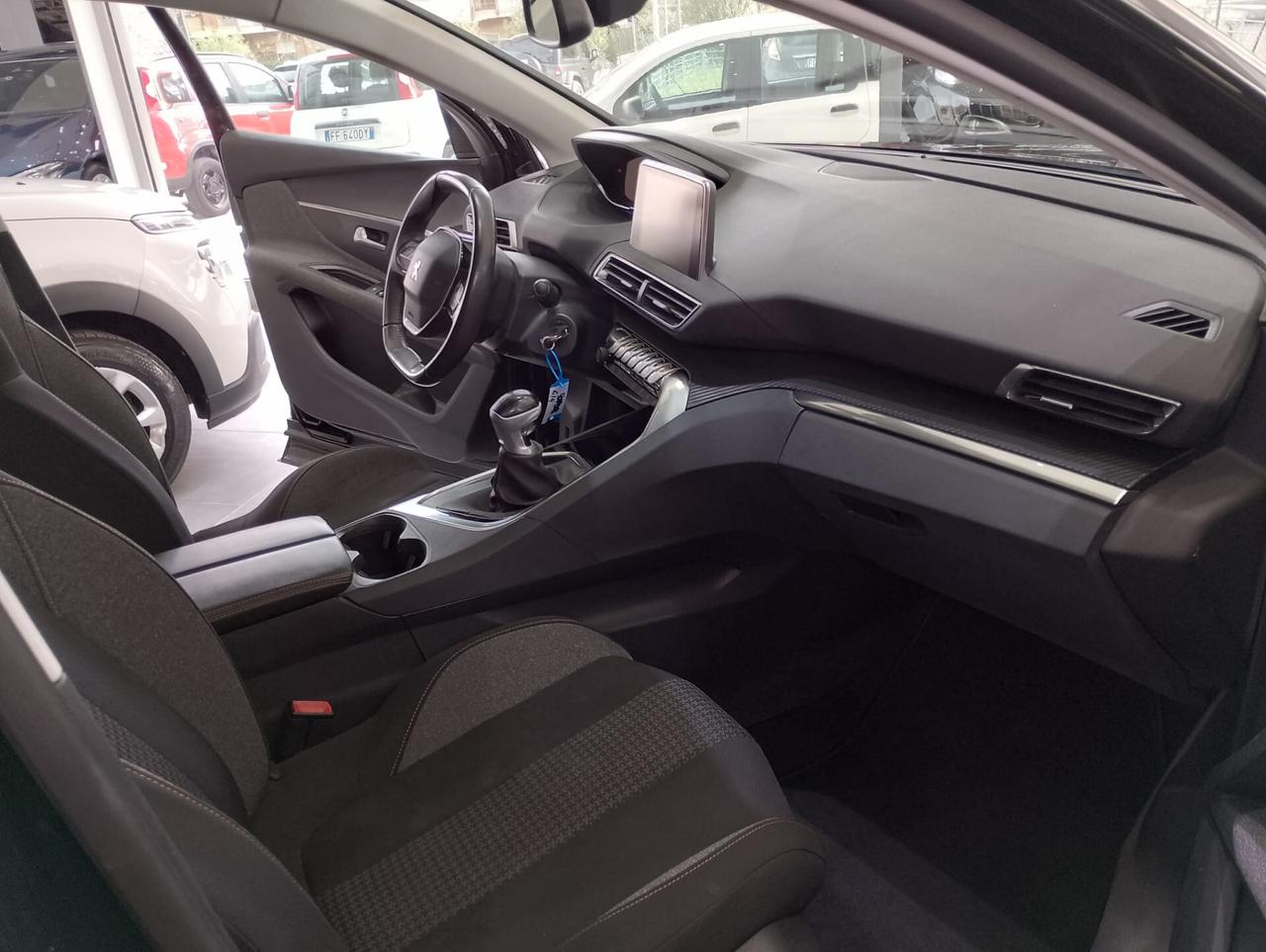 Peugeot 3008 BlueHDi 130 S&S Business