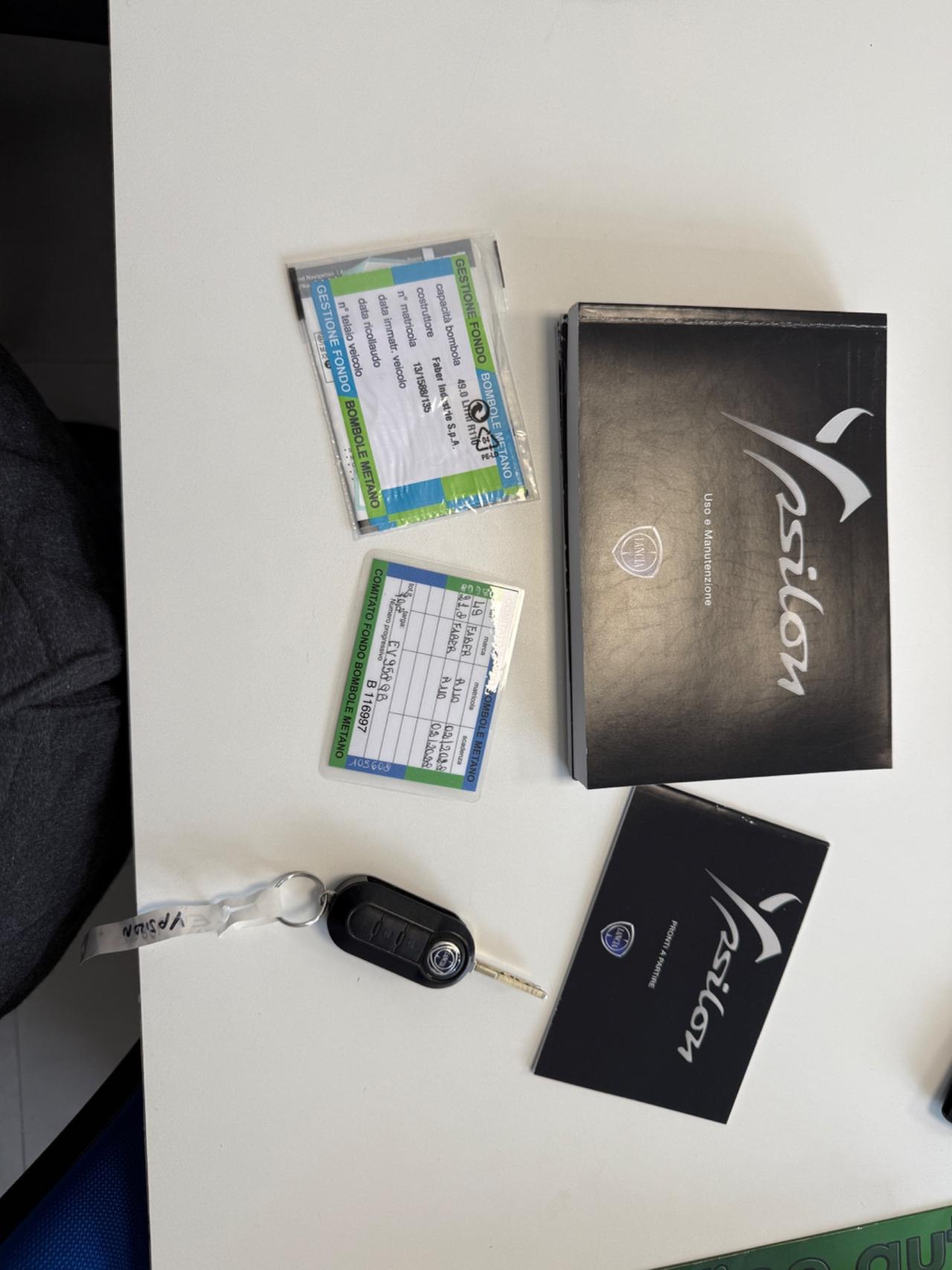 Lancia Ypsilon 0.9 TwinAir 85 CV 5 porte Metano Ecochic Gold