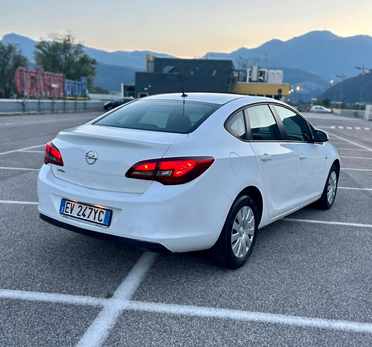 Opel Astra 1.4 Benz 5 porte Cosmo SOLO 55.000km