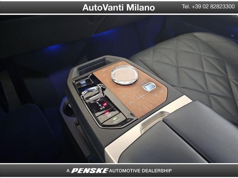 BMW iX xDrive50 Pacchetto Sportivo