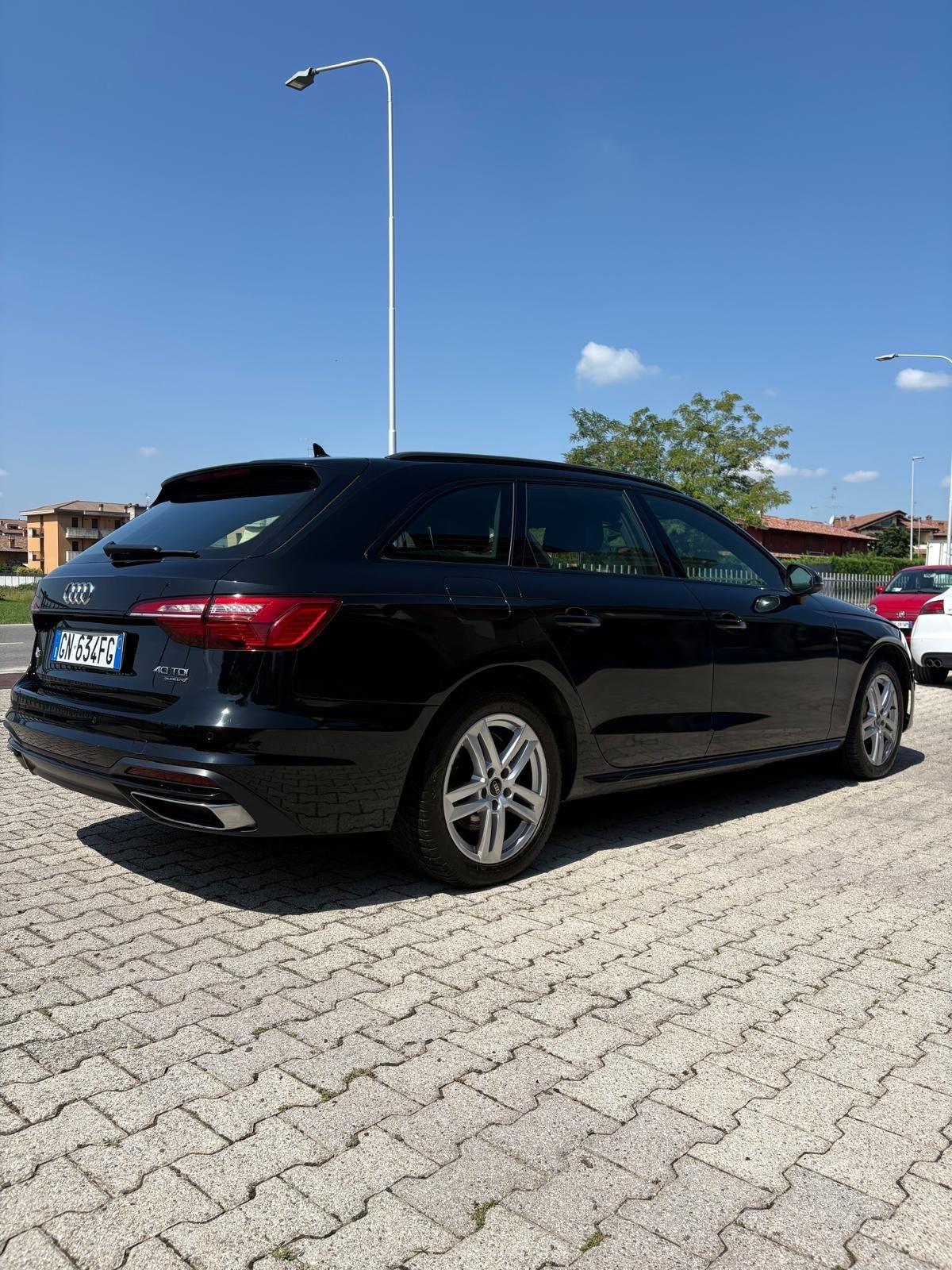 Audi A4 Avant 40 TDI quattro S tronic Business Advanced