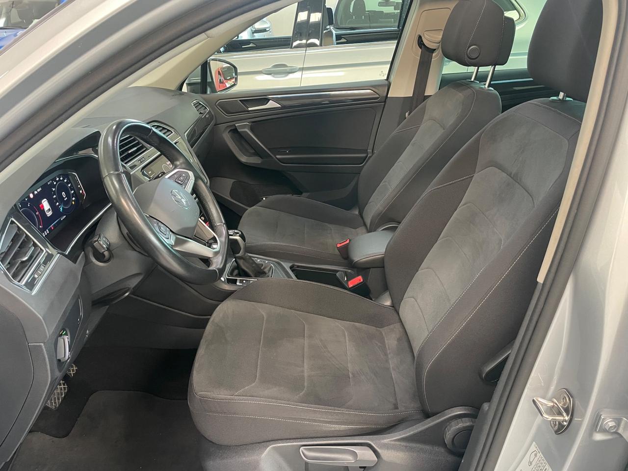 Volkswagen Tiguan 2.0 TDI 150 CV SCR DSG Elegance Tetto