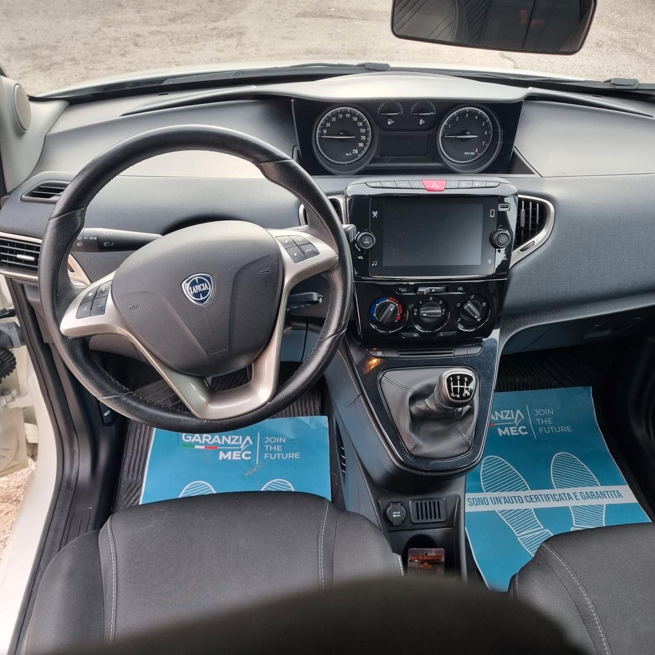 Lancia Ypsilon 1.0 FireFly 5 porte S&S Hybrid Ecochic A. Ferretti