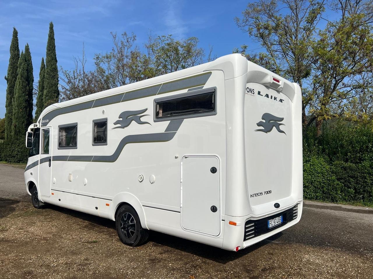 Laika KREOOS 7009- 3.0 diesel- 14.000km