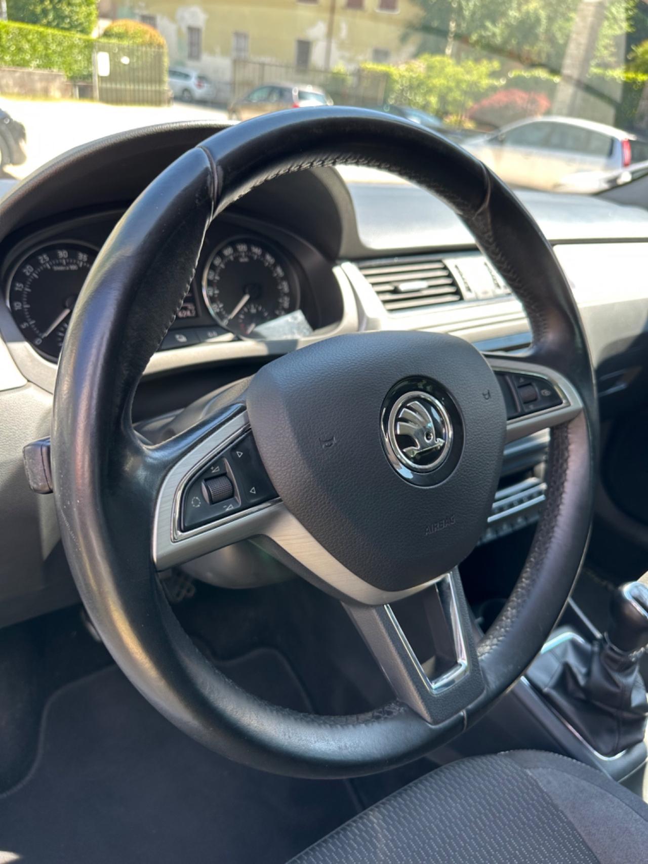 Skoda RAPID 1.6 TDI CR 105 CV STYLE KMCERT UNICOPR