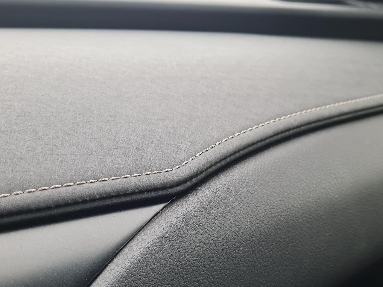 Lexus UX 250h HEV Design #8376