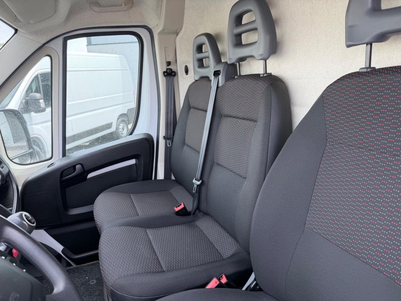 Peugeot Boxer 333 2.2 BlueHDi 140 S&S PC-TN L3H3 Furgone