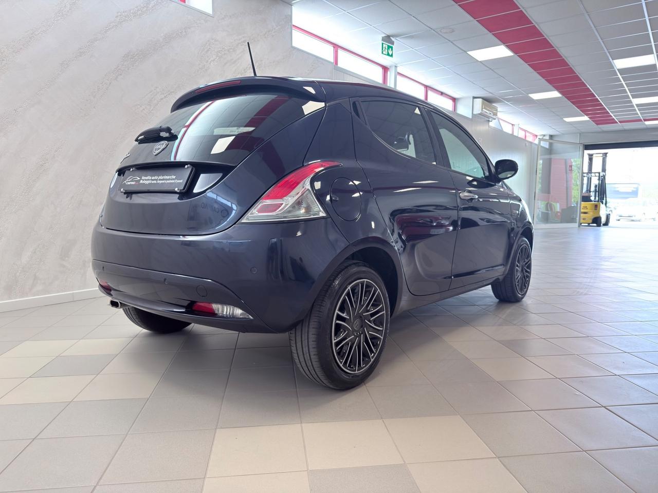Lancia Ypsilon 1.0 FireFly 5 porte S&S Hybrid Ecochic A. Ferretti