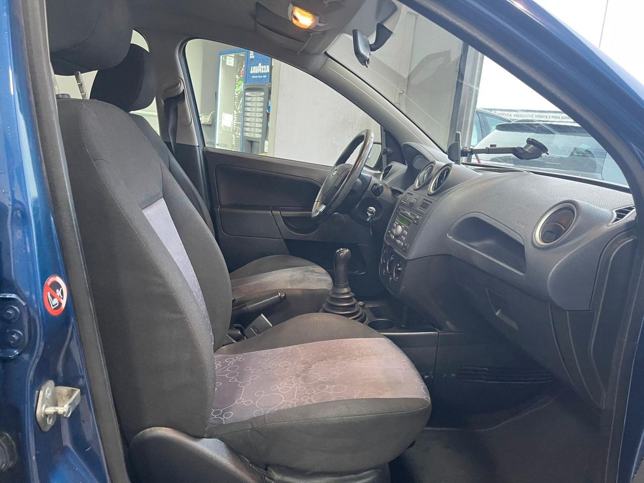 Ford Fiesta 1.4 16V 5p. Ghia