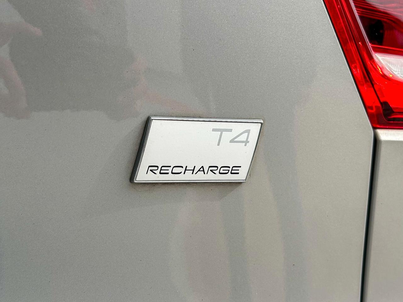 PROMO! Volvo XC40 T4 Recharge Plug-in Hybrid automatico