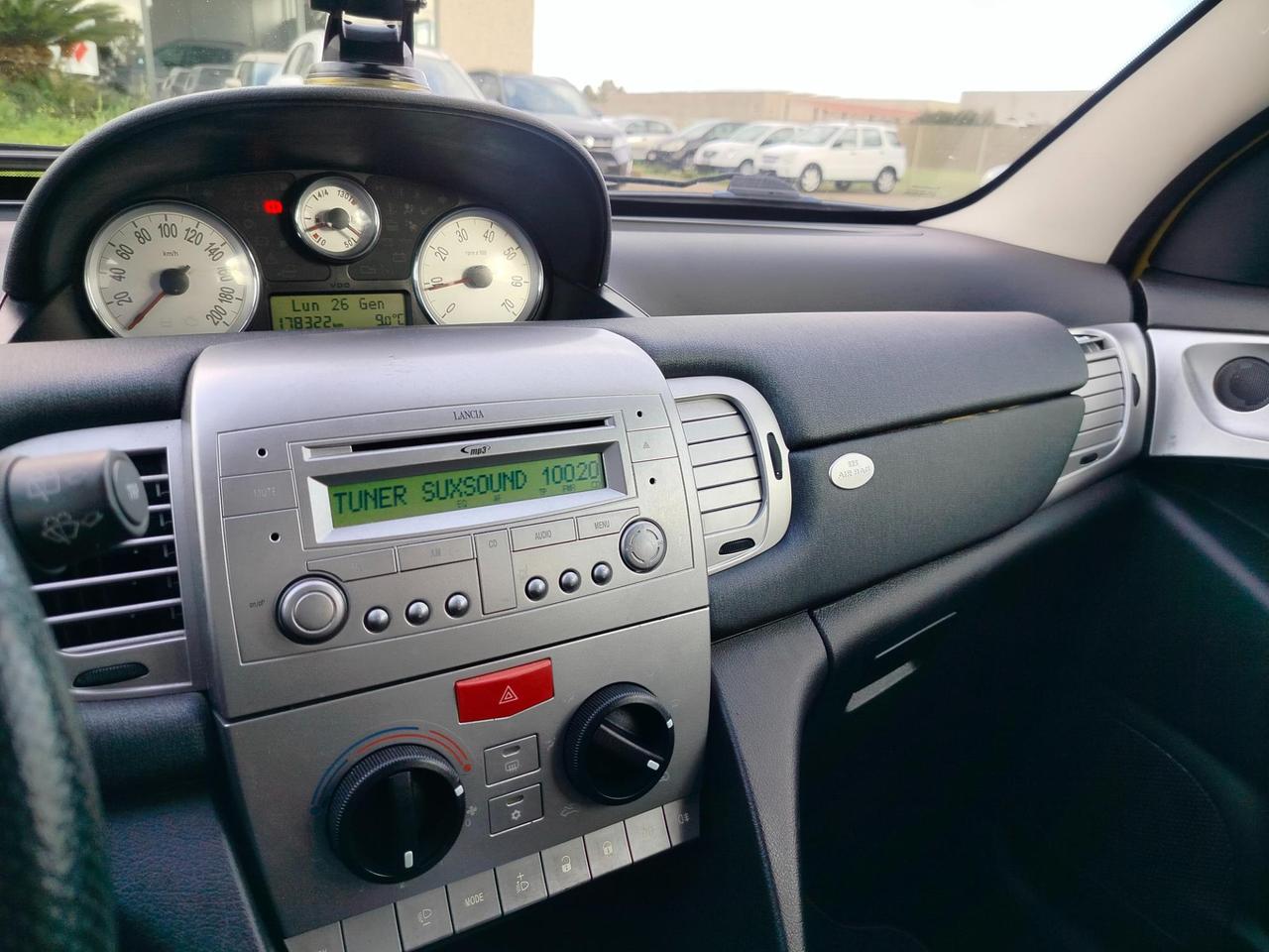 Lancia Ypsilon 3 Porte Ypsilon 1.3 mjt 16v Sport MomoDesign 105cv