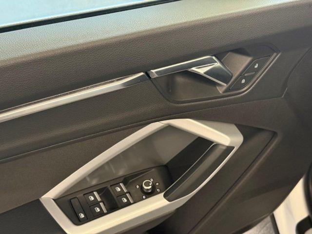 AUDI Q3 35 TDI S tronic Business