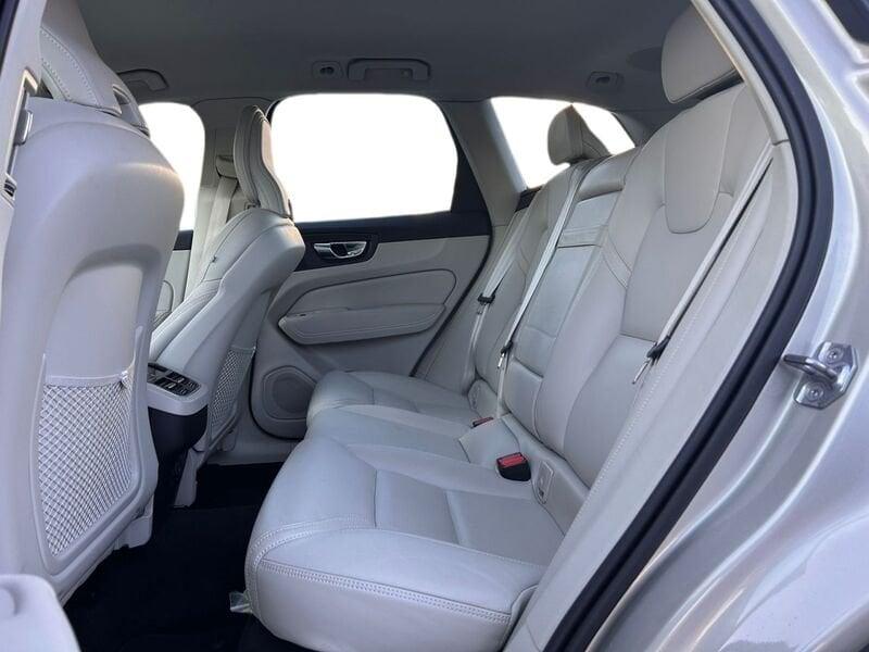 Volvo XC60 B5 235+14 CV AWD Mild-Hybrid Diesel Automatico Inscription