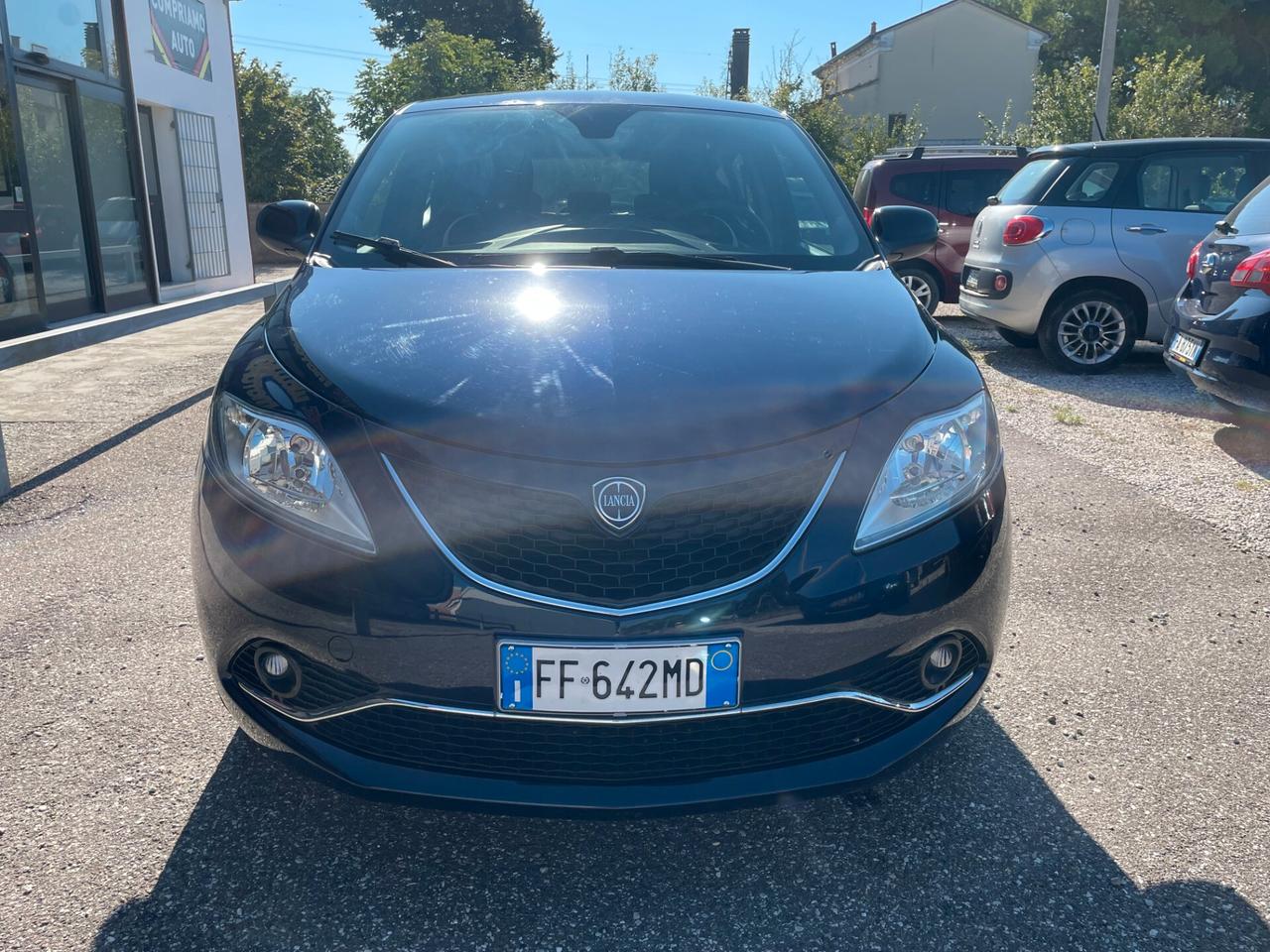 Lancia Ypsilon 1.2 69 CV 5 porte GPL Ecochic Silver