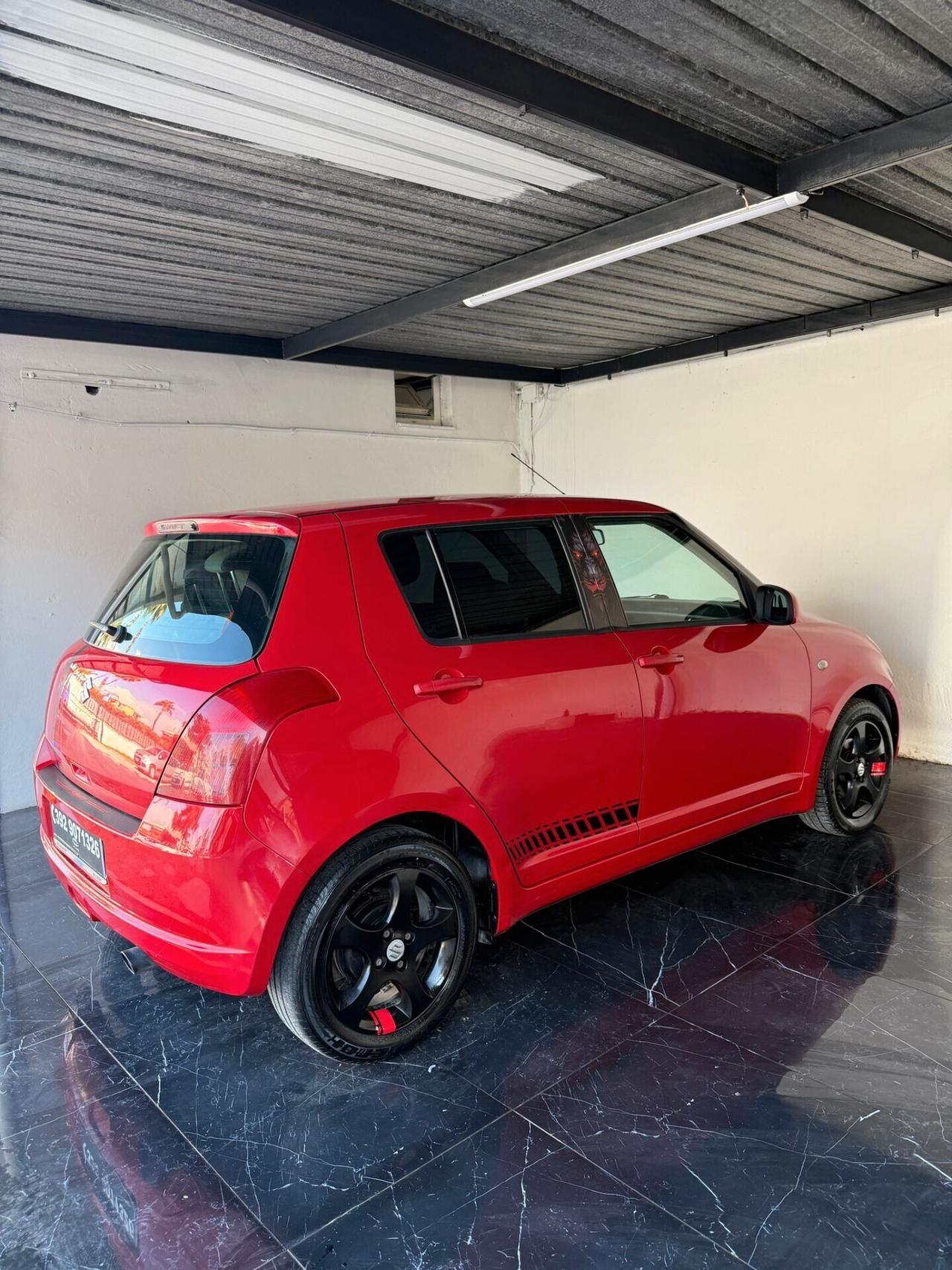 Suzuki Swift Sport Look – Benzina – Perfette Condizioni – Cerchi Neri – Occasione