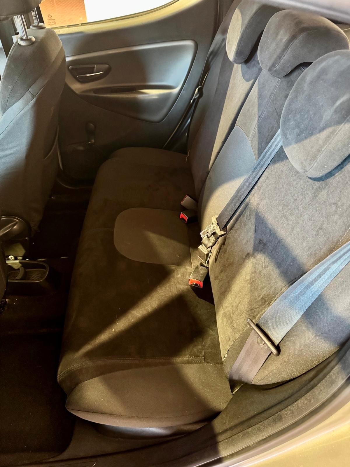 Lancia Ypsilon 1.2 69 CV 5 porte Platinum