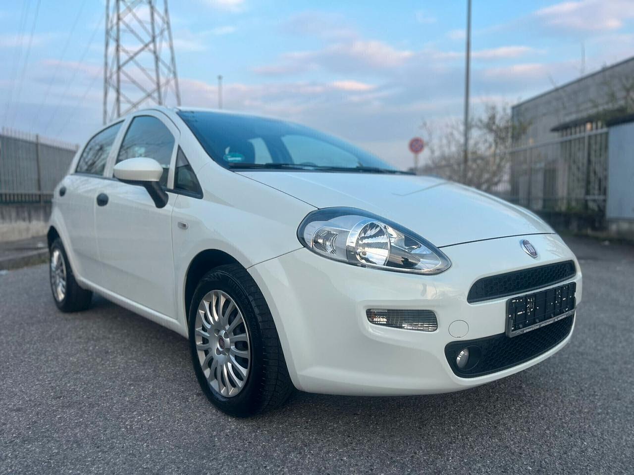 Fiat Punto 1.2 8V solo 49.000km PER NEOPATENTATI