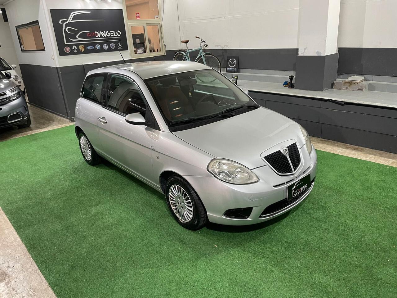 Lancia Ypsilon 1.2 Oro Giallo