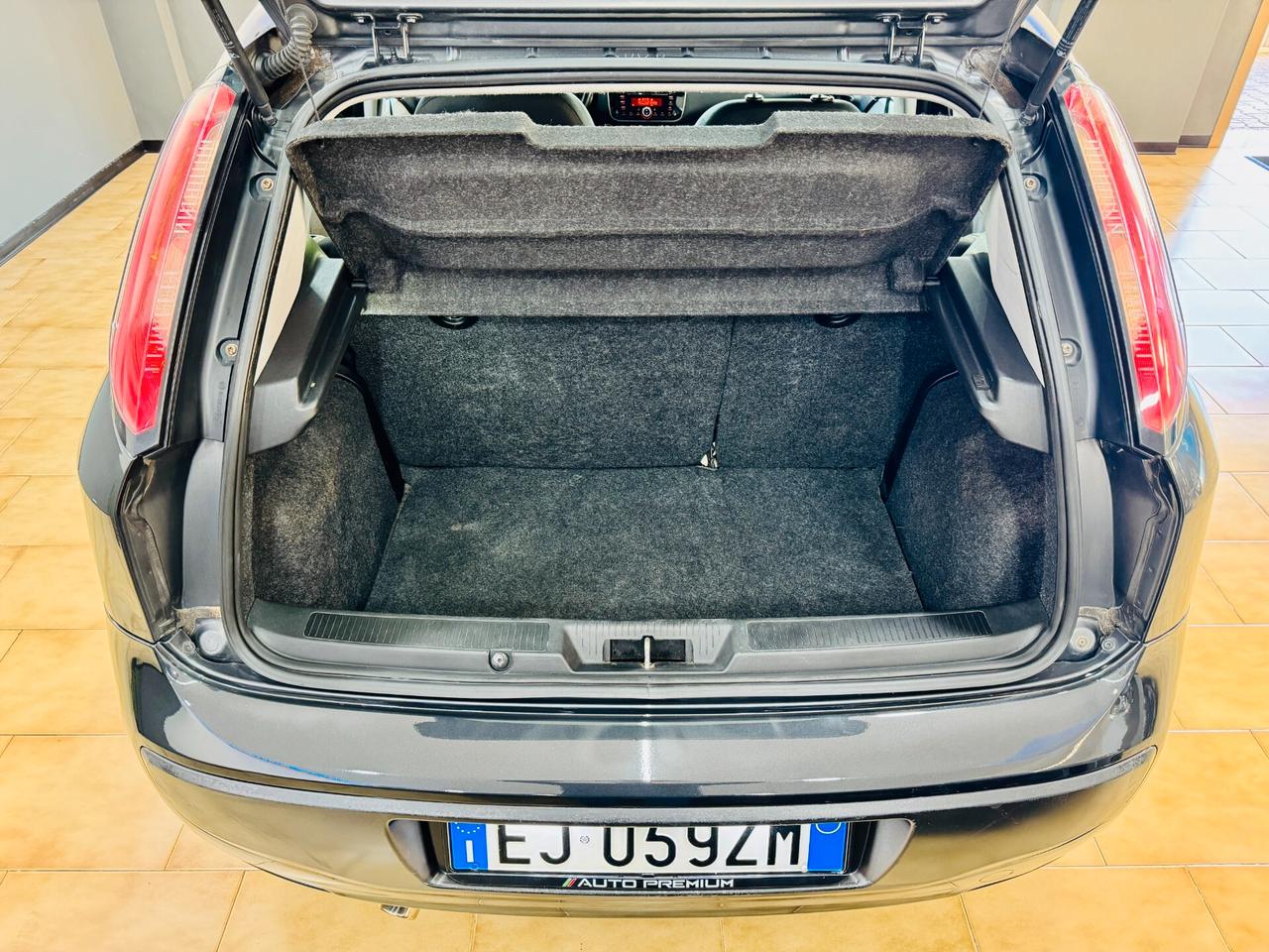 Fiat Punto 1.3 Mjt 95 CV 5 porte Distribuz. Nuova