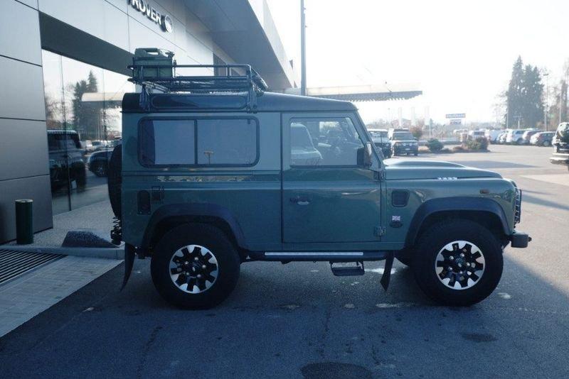 Land Rover Defender 90 2.4 TD4 Station Wagon S