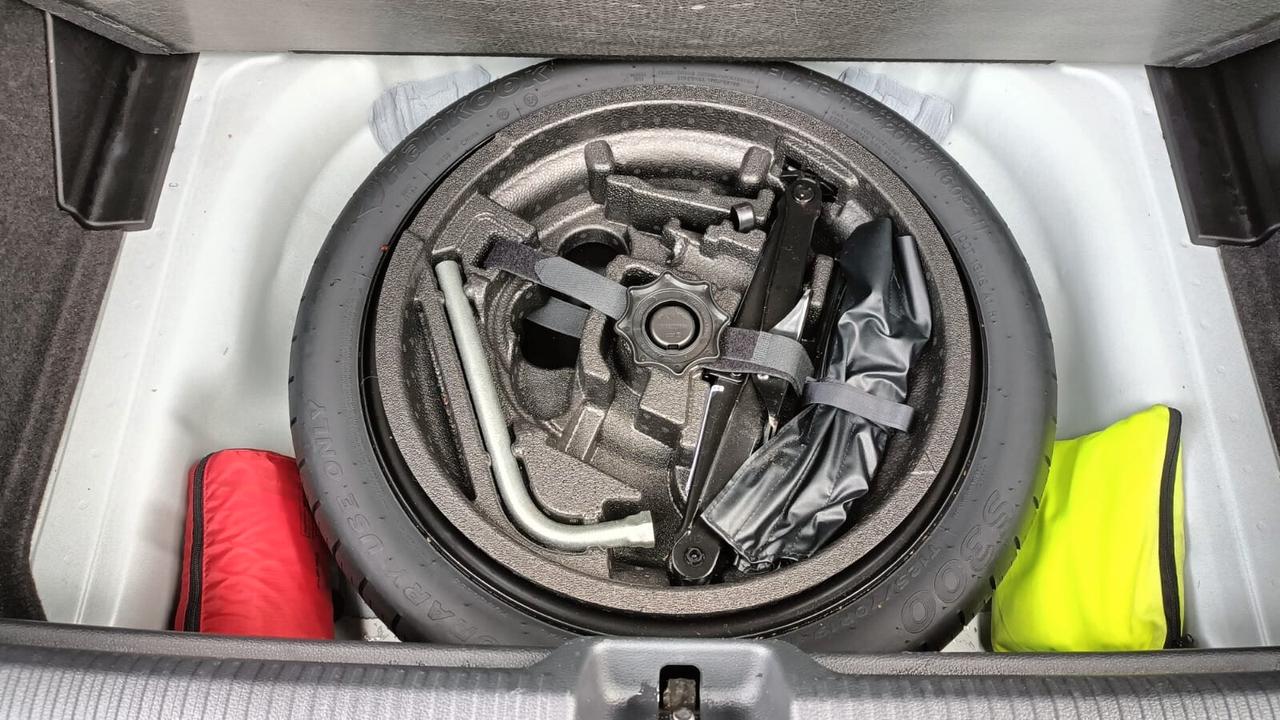 Audi Q2 30 TDI 115CV Admired 6m